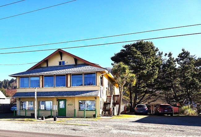 480 S Highway 101 in Rockaway Beach, OR - Building Photo - Building Photo