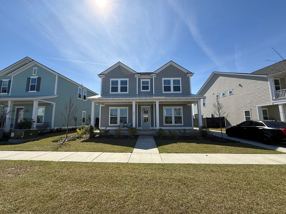 232 Ashworth Dr in Summerville, SC - Building Photo