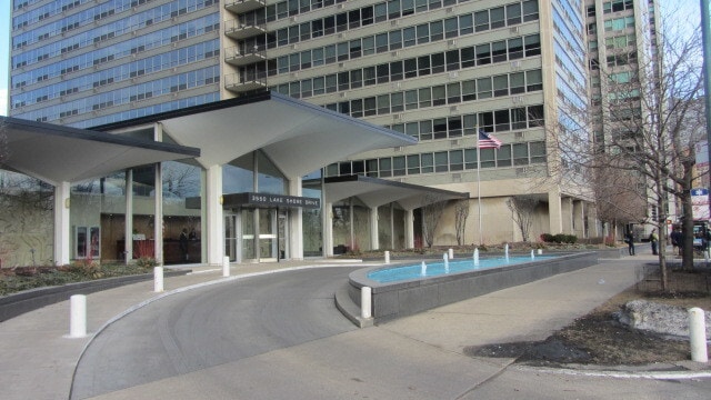 3550 N Lake Shore Dr in Chicago, IL - Building Photo
