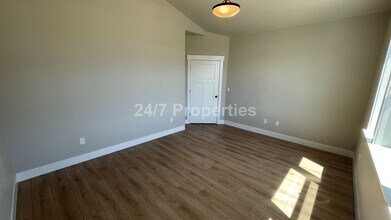 1761 NE Robert Rd in Estacada, OR - Building Photo - Building Photo