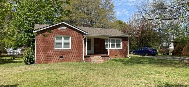 property at 806 Eastview St