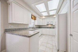 2422 Dorrington St in Houston, TX - Building Photo - Building Photo