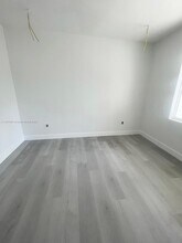 5734 Buchanan St-Unit -A in Hollywood, FL - Building Photo - Building Photo