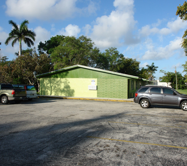 4615 SW 32nd Ave in Fort Lauderdale, FL - Building Photo - Building Photo