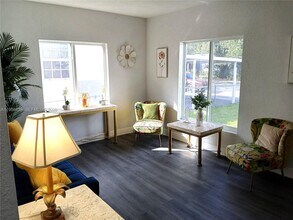 510 NW 47th St in Miami, FL - Building Photo - Building Photo