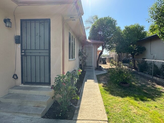 2927 Peerless Ave in Bakersfield, CA - Building Photo - Building Photo