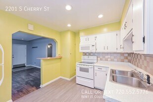 2201 S Cherry St in Denver, CO - Building Photo