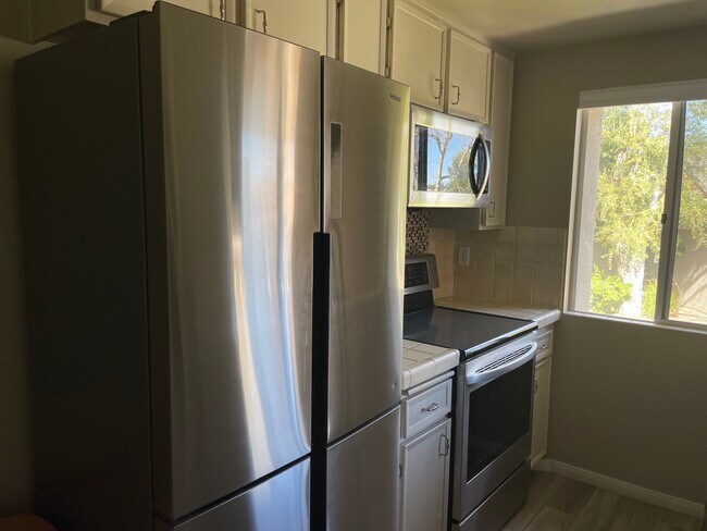 5350 Baltimore Dr in La Mesa, CA - Foto de edificio - Building Photo