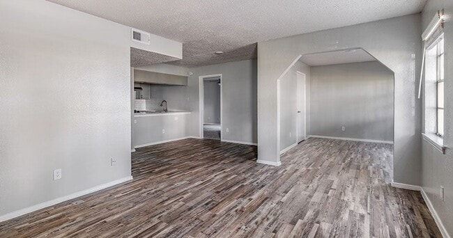 Hawke Apartment Homes in Irving, TX - Foto de edificio - Building Photo