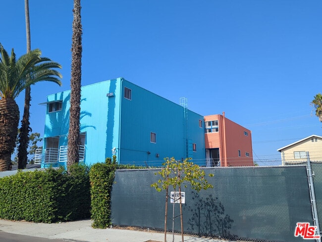 915 Broadway St in Venice, CA - Building Photo - Building Photo