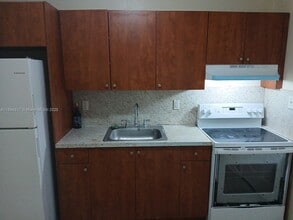 115 Roberts Rd in Homestead, FL - Foto de edificio - Building Photo