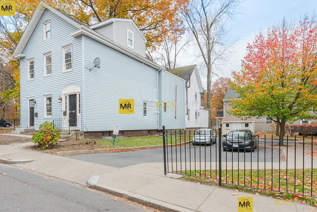 4 School St, Unit 1 in Boston, MA - Building Photo - Building Photo