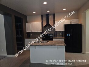 2964 N LeBlanc Way in Meridian, ID - Building Photo - Building Photo