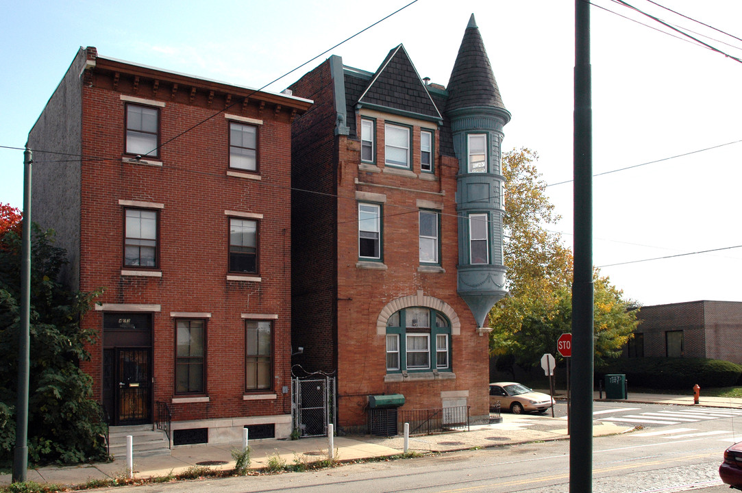 401 N 41st St in Philadelphia, PA - Building Photo