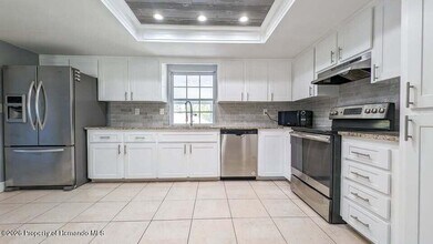 122 Galiano Ct in Spring Hill, FL - Building Photo - Building Photo