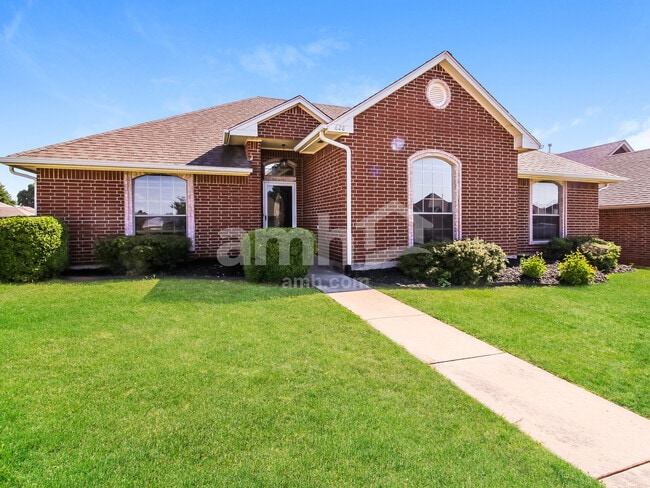 628 E Elder Ln in Mustang, OK - Building Photo - Building Photo