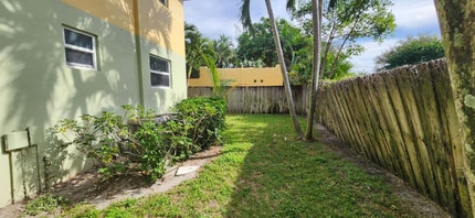248 NE 12th St in Delray Beach, FL - Foto de edificio - Building Photo