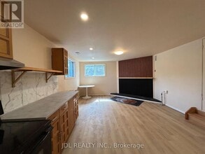 21 Squires Ave in Toronto, ON - Building Photo - Building Photo