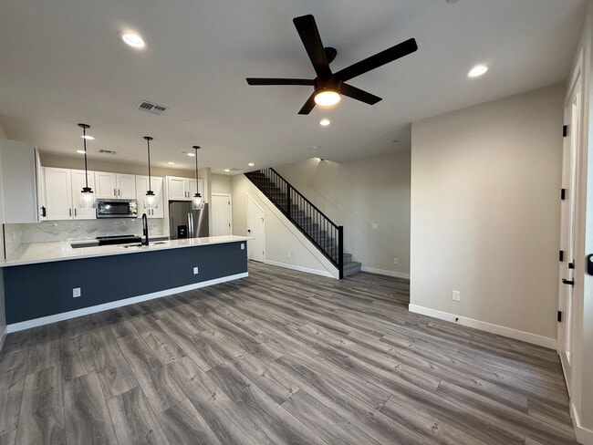 1642 E Monte Vista Rd