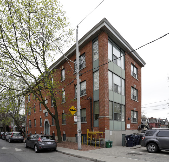 222 Dovercourt Rd in Toronto, ON - Building Photo - Building Photo