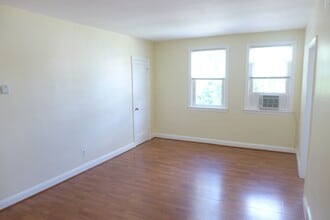 1129 Gleneagle Rd, Unit 2 in Baltimore, MD - Building Photo - Building Photo