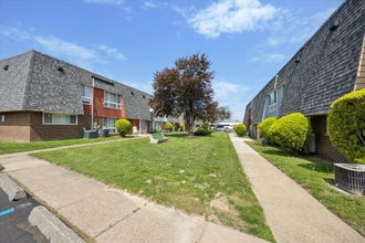 1760 Tomlinson Rd in Philadelphia, PA - Building Photo - Building Photo