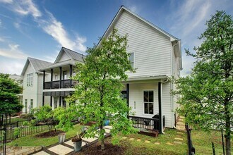 4810 Springdale Rd in Austin, TX - Foto de edificio - Building Photo