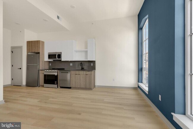 property at 689 N Broad St