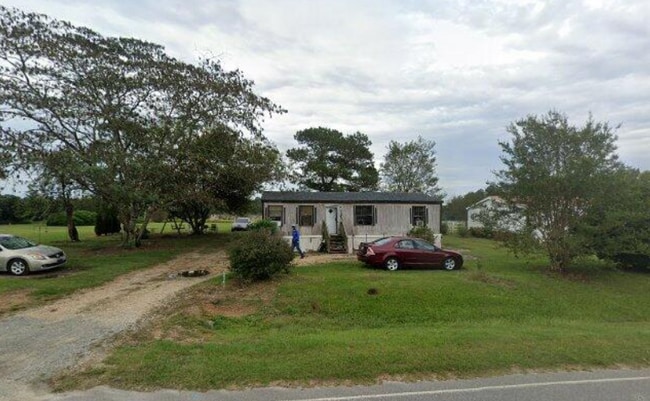 property at 886 Rollins Rd