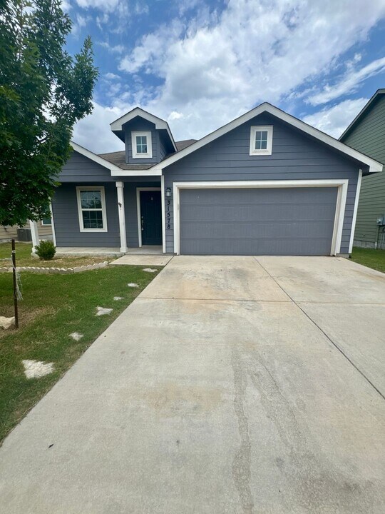 31578 Acacia Vis in Bulverde, TX - Building Photo