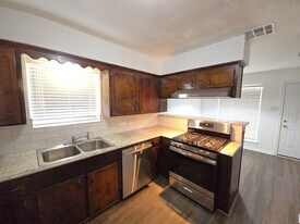 3810 R V Mayfield Dr in Houston, TX - Building Photo