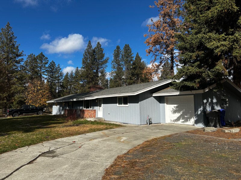 2022 E Woodlawn Dr in Spokane Valley, WA - Building Photo