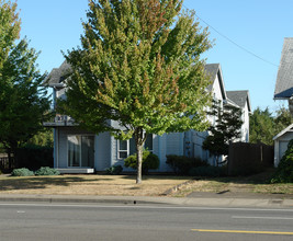 2453-2459 State St in Salem, OR - Building Photo - Building Photo