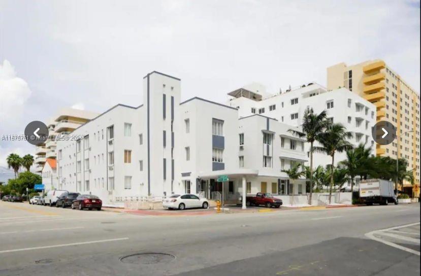 3700 Collins Ave in Miami, FL - Building Photo