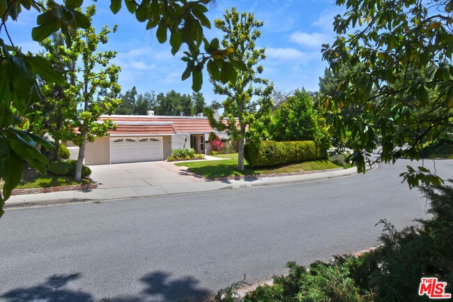 property at 23637 Park Belmonte