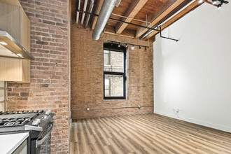 153 W Ohio St, Unit 101 in Chicago, IL - Building Photo - Building Photo