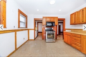 17 Puritan Rd, Unit 17T in Somerville, MA - Building Photo - Building Photo