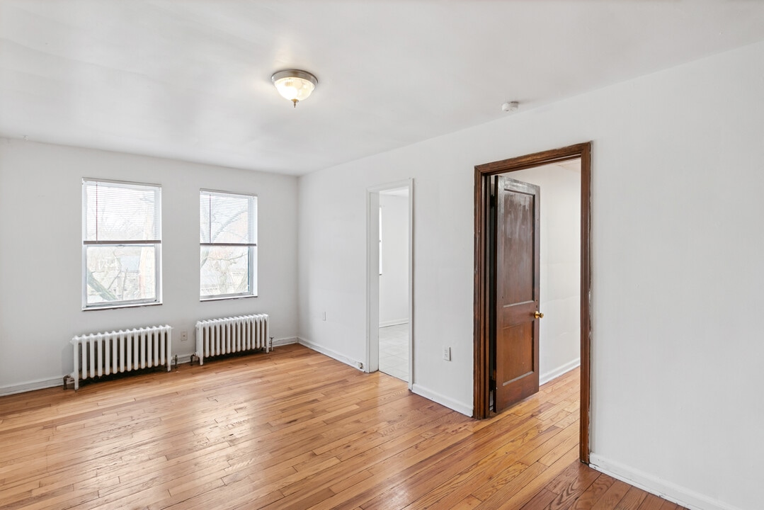 211 N Washington St in Ypsilanti, MI - Building Photo