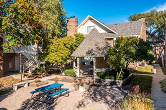 Woodcrest in Kansas City, MO - Building Photo - Building Photo