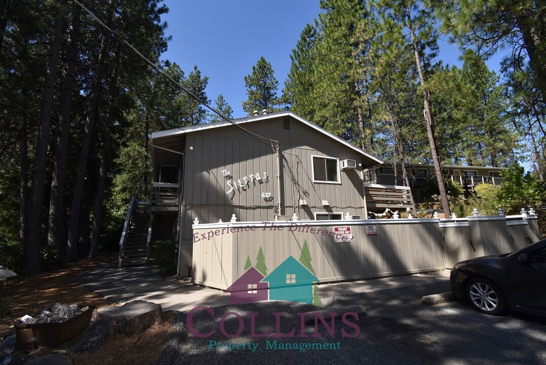 637 W Broad St in Nevada City, CA - Building Photo