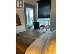 89 Nelson St in Vancouver, BC - Building Photo - Building Photo