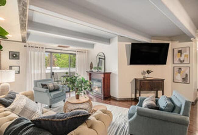 property at 215 S Howes St
