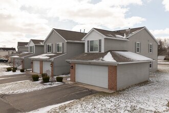 Rivertown Place Condominiums in Wyoming, MI - Building Photo - Building Photo