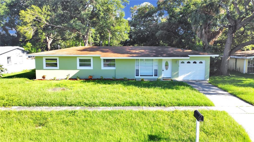 4011 W Wyoming Ave in Tampa, FL - Building Photo