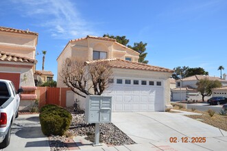 2836 S Swallow Point Cir in Las Vegas, NV - Building Photo - Building Photo