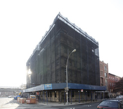 180 S 4th St in Brooklyn, NY - Foto de edificio - Building Photo