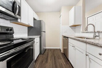 3670 S John Hix Rd in Wayne, MI - Building Photo - Building Photo