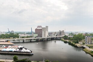 100 Murray Rue, Unit 1413 in Montréal, QC - Building Photo