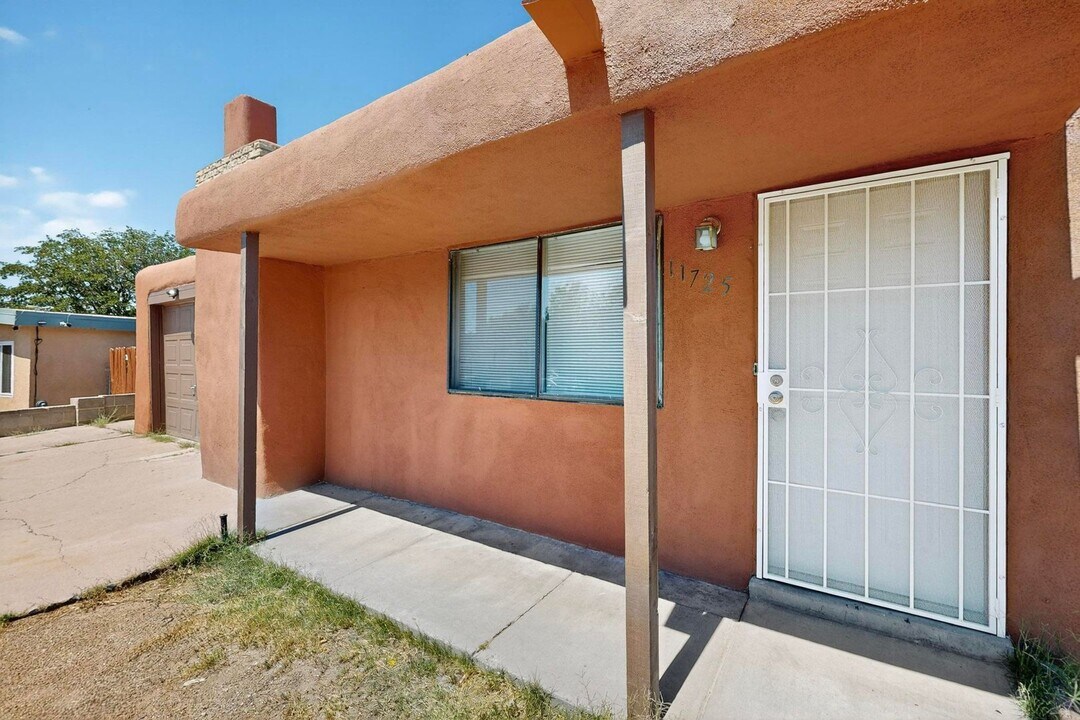 11725 Fox Point Ave NE in Albuquerque, NM - Building Photo