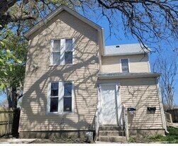 2135 Kemble Ave, Unit 2nd floor 2bedroom in North Chicago, IL - Building Photo